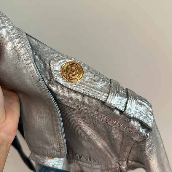 BALMAIN
Metallic-Effect Cropped Denim Jacket - Picture 8 of 9